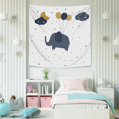 Uçan Fil Duvar Örtüsü - 128cm x 128cm