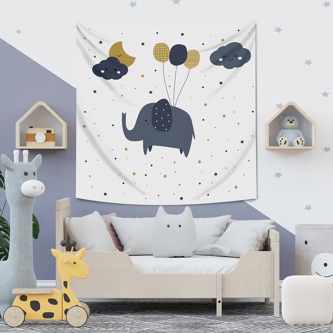 Uçan Fil Duvar Örtüsü - 128cm x 128cm